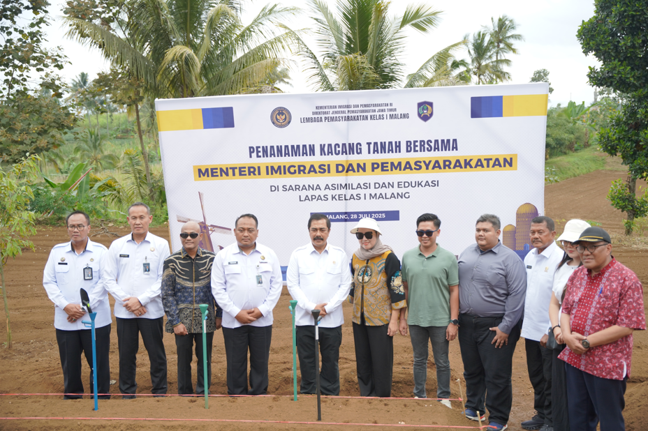 Menteri Imigrasi dan Pemasyarakatan Lakukan Kunjungan Kerja pada Sarana Asimilasi Edukasi L’Sima Ngajum, Kontribusi Nyata Pemasyarakatan Jawa Timur !