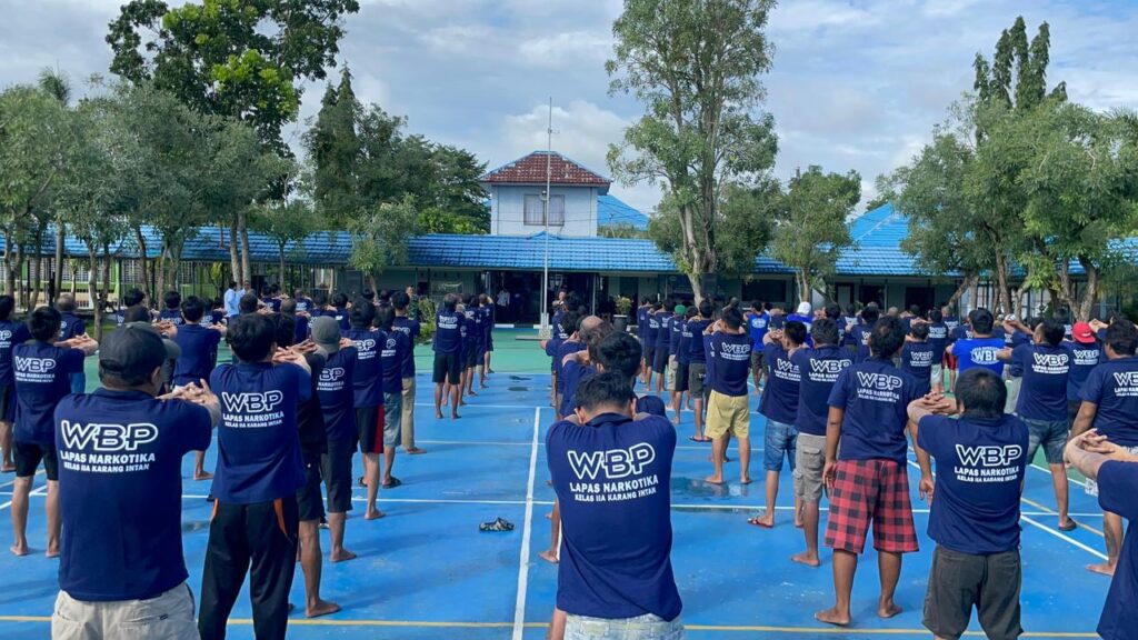 Warga Binaan Lapas Narkotika Karang Intan Jalani Pembinaan Fisik Bersama TNI, Wujudkan Jiwa Sehat dan Disiplin