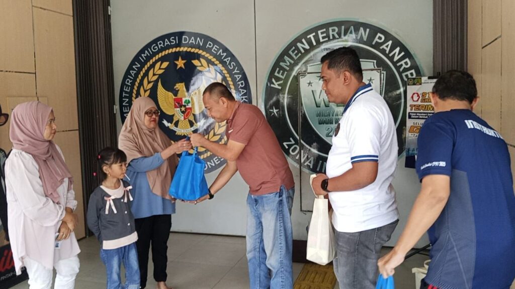 Lapas Narkotika Karang Intan Tebar Kepedulian Lewat Bantuan Sosial bagi Keluarga Warga Binaan